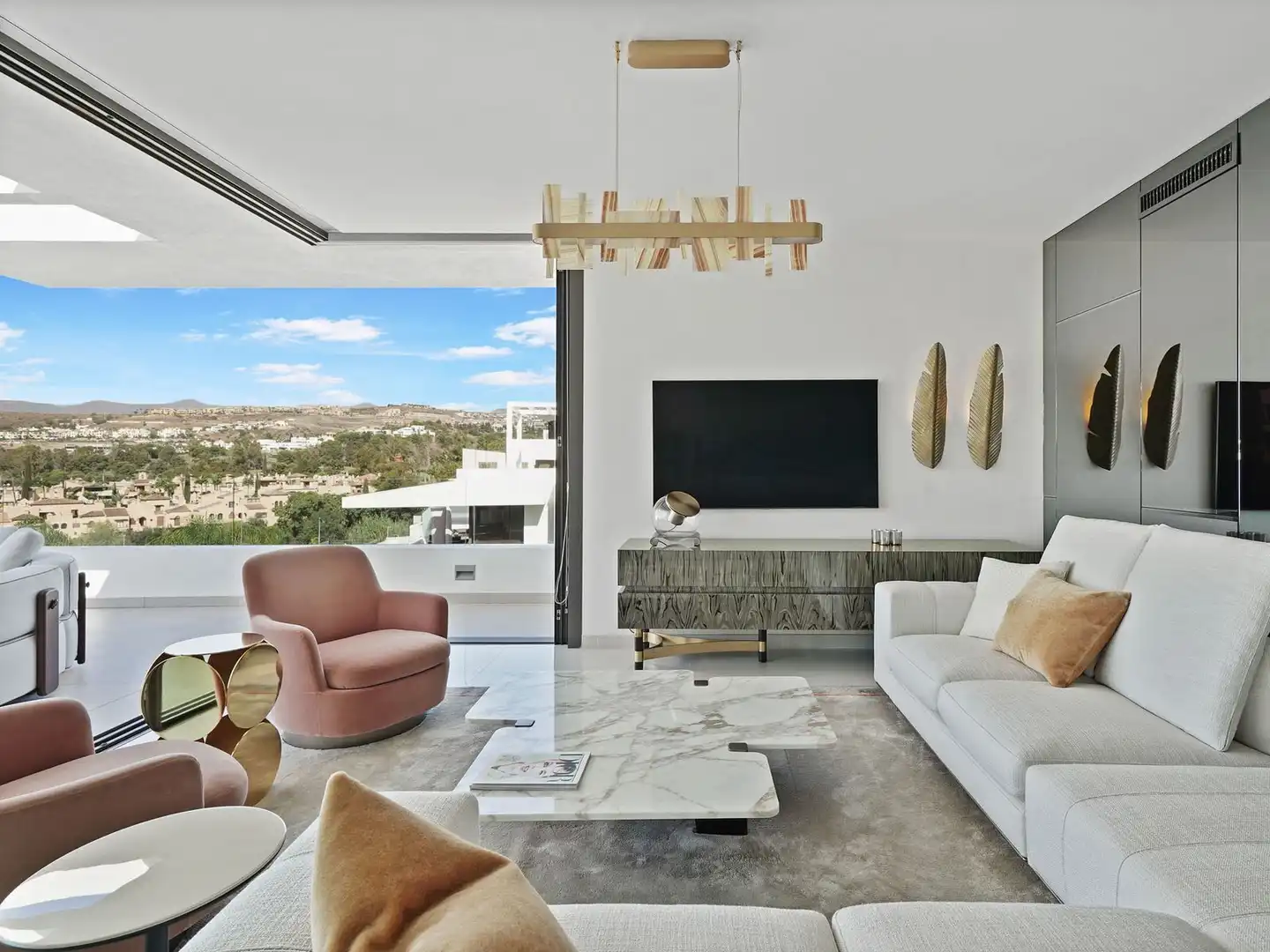 Sala d'estar de Apartament en venda en Estepona amb Aire condicionat, Terrassa i Traster