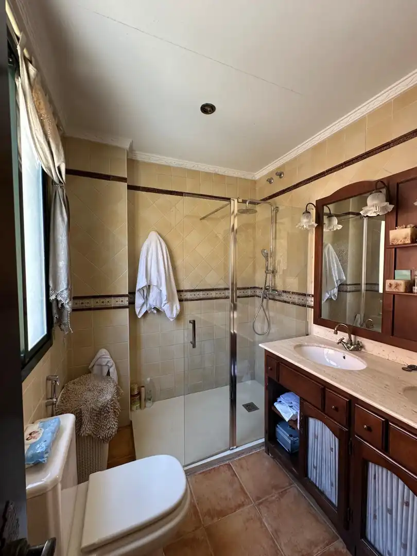 Bany de Casa o xalet en venda en Marchena