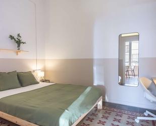 Bedroom of Flat to share in  Barcelona Capital  with Terrace