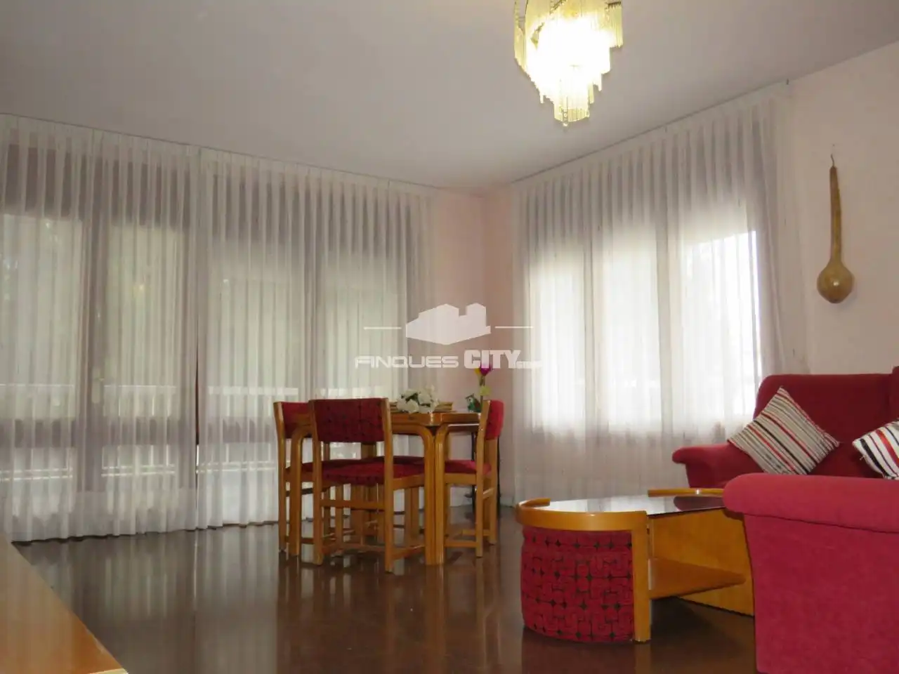 Sala de estar de Piso de alquiler en Calella con Aire acondicionado, Calefacción y Terraza