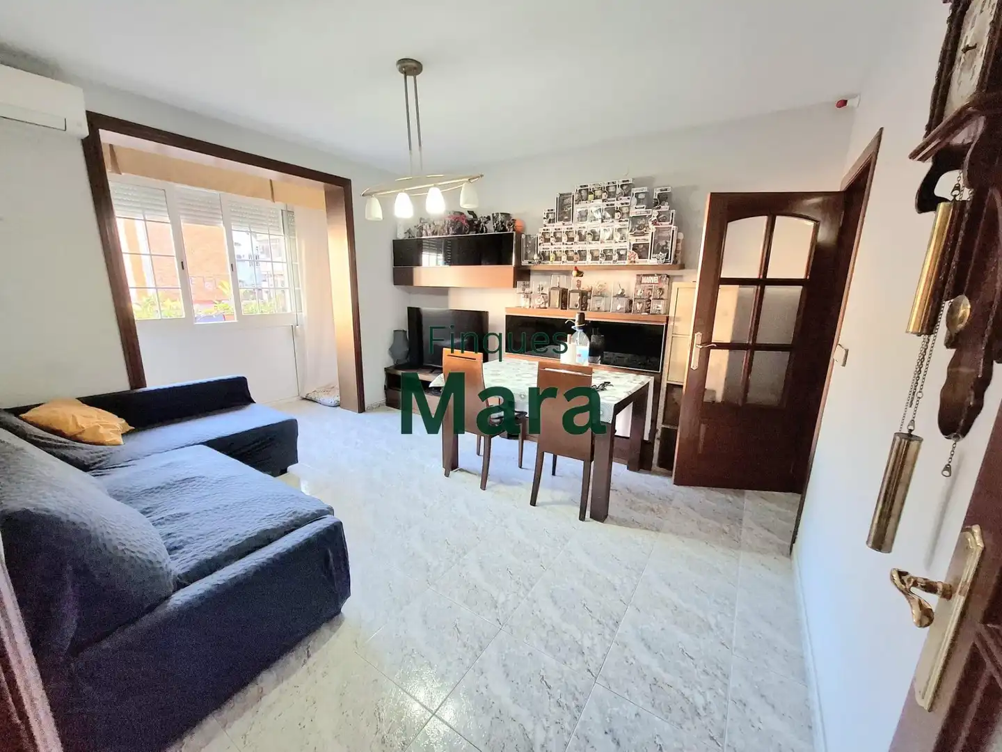 Sala de estar de Piso en venta en Sant Boi de Llobregat con Aire acondicionado y Balcón