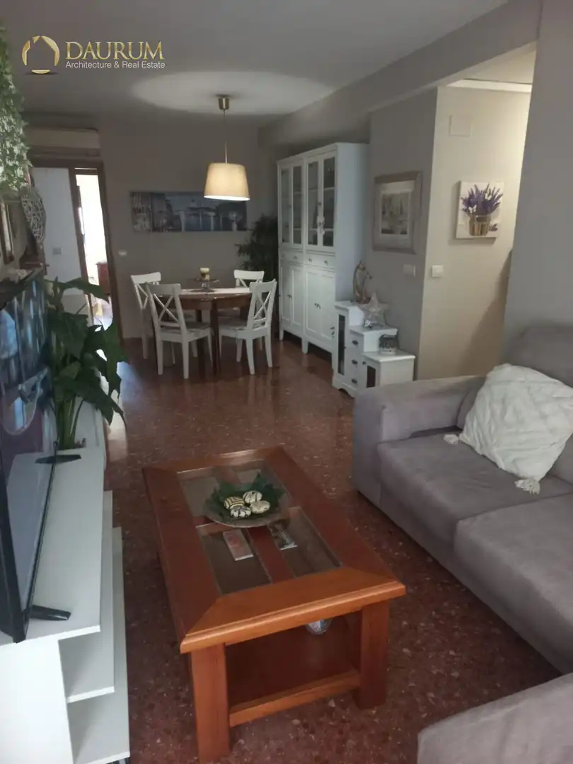 Living room of Flat for sale in Valencia  with Air Conditioner, Heating and Terrace