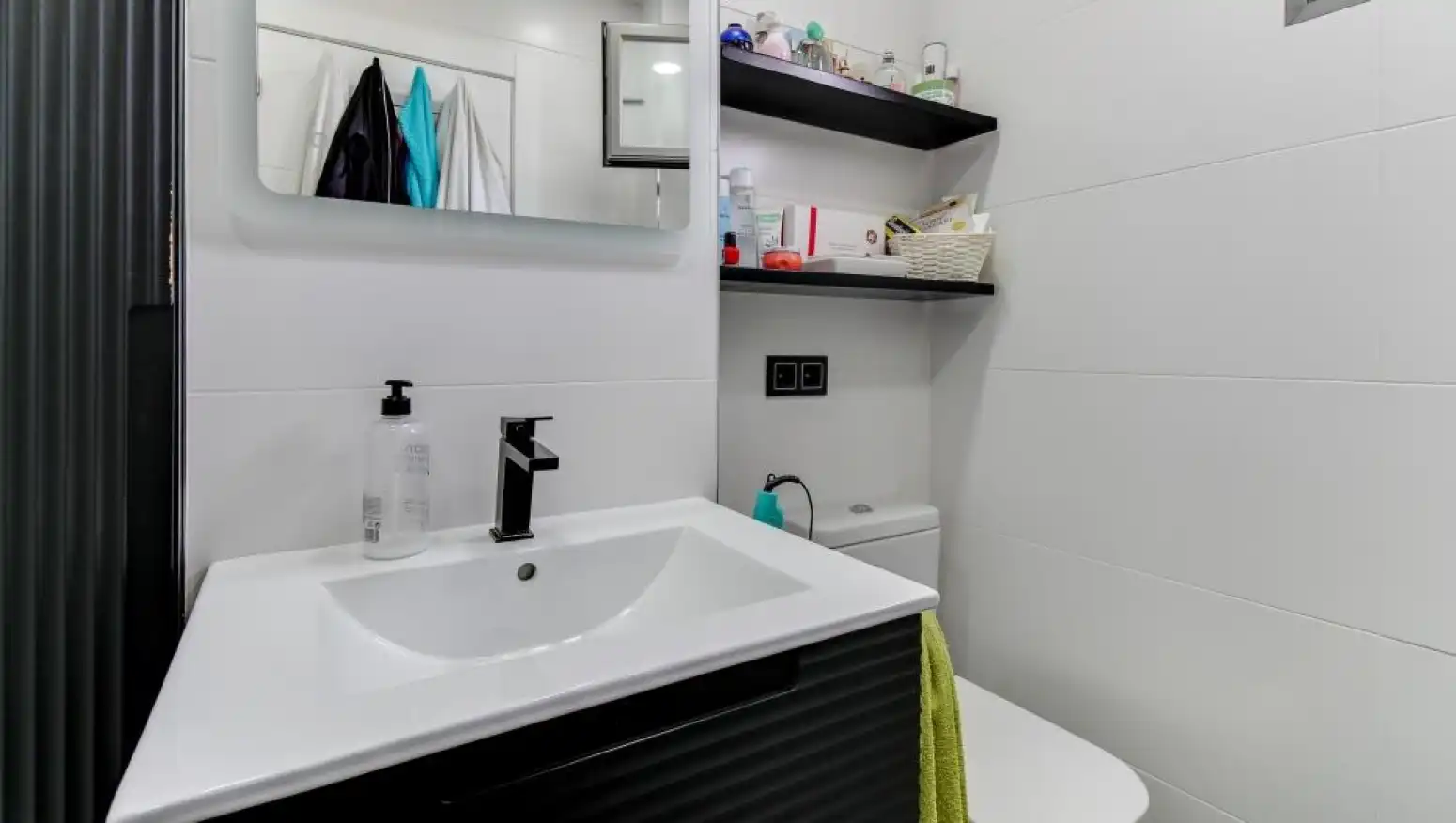 Badezimmer von Haus oder Chalet zum Verkauf in Villamayor mit Klimaanlage, Heizung und Privatgarten