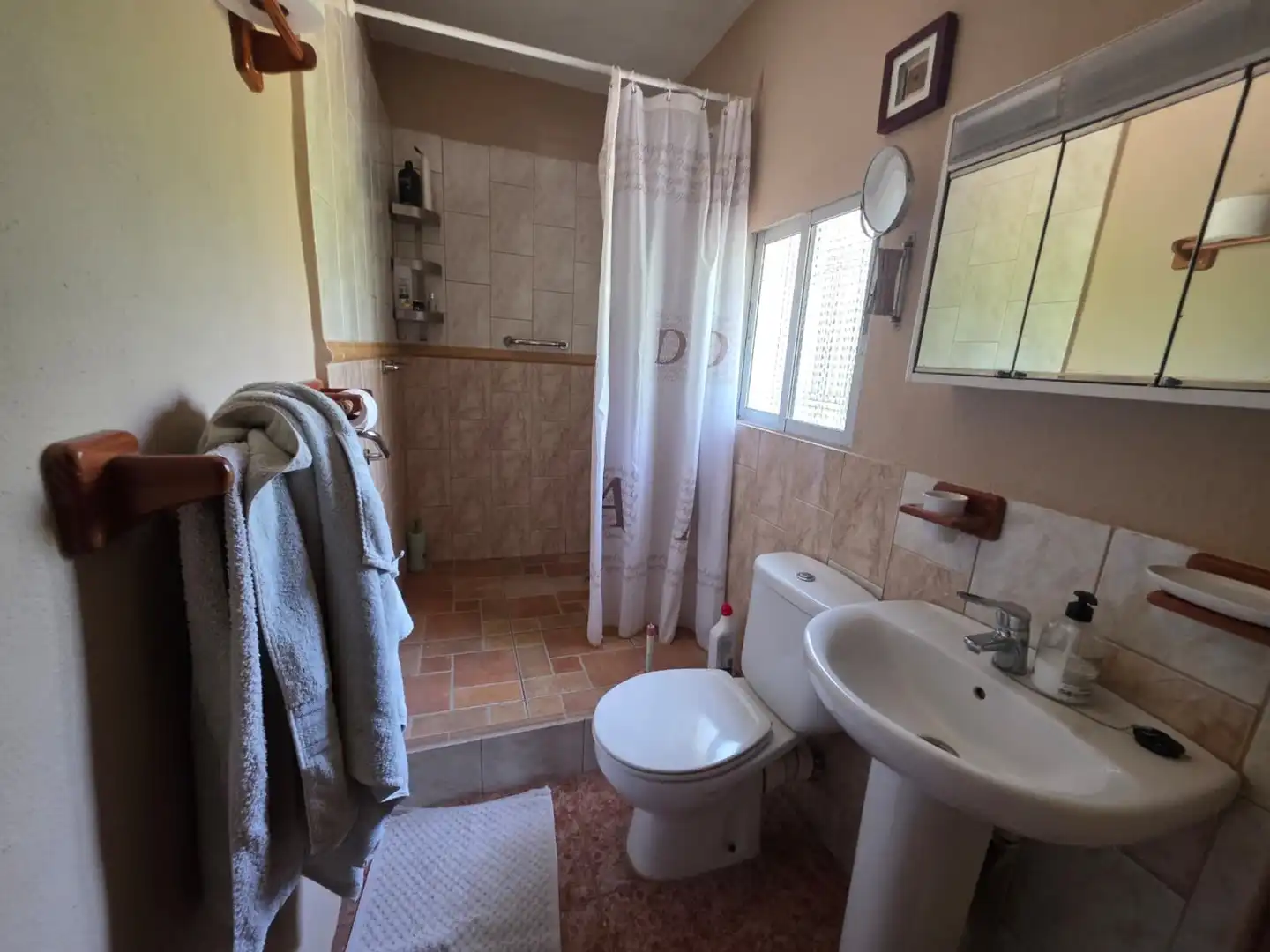 Badezimmer von Country house zum Verkauf in Guaro