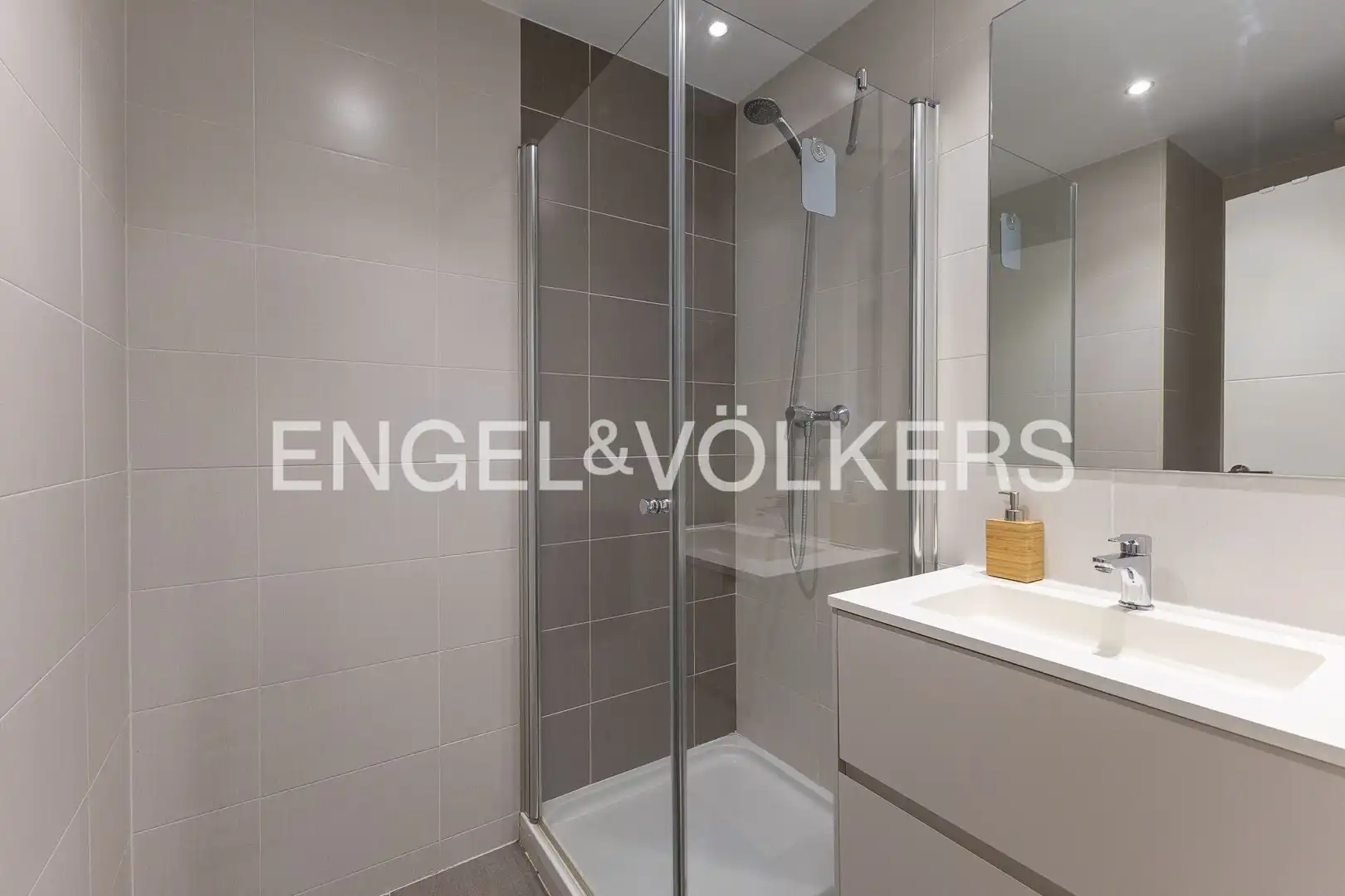 Baño de Piso en venta en Madrid con Aire acondicionado, Calefacción y Parquet