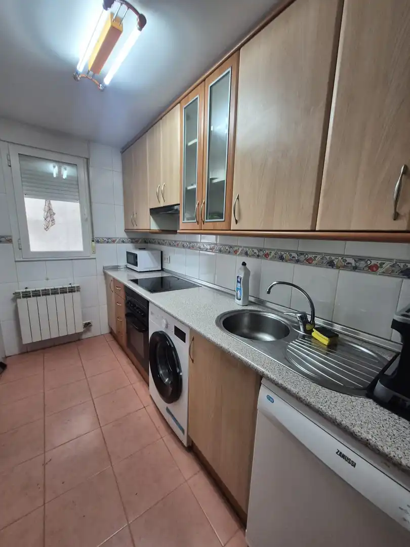 Cocina de Piso de alquiler en Ávila con Calefacción y Amueblado
