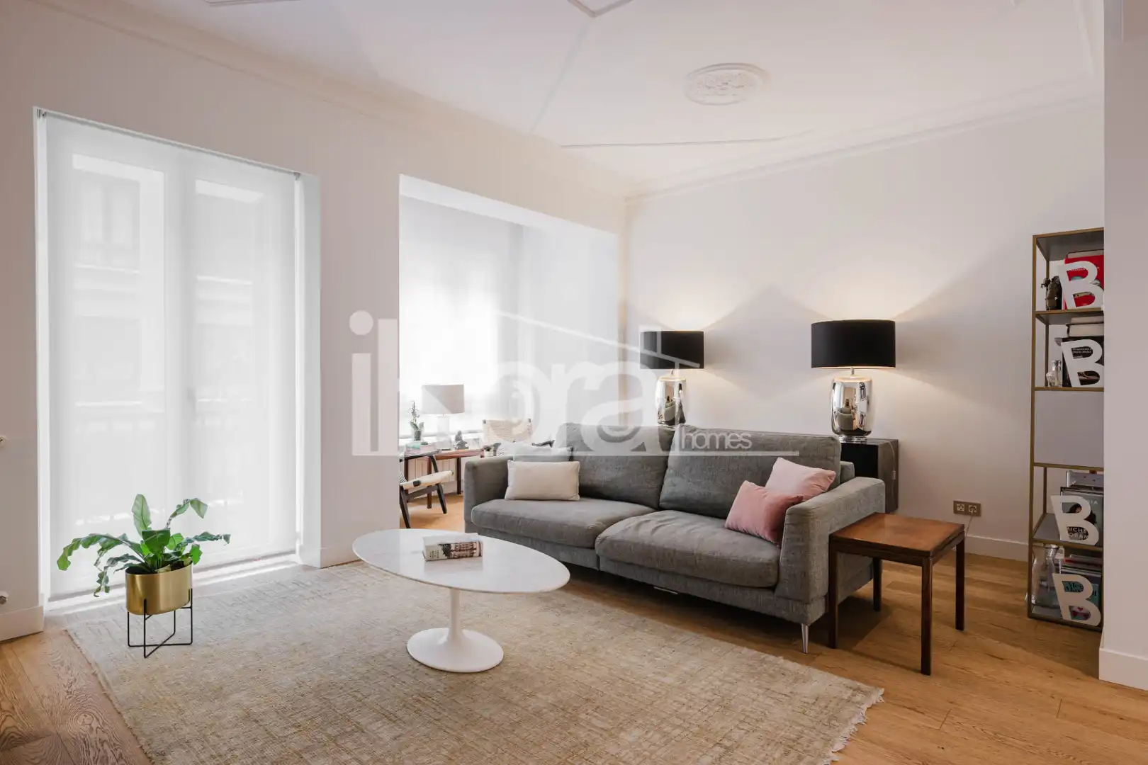 Sala d'estar de Pis en venda en Donostia - San Sebastián  amb Calefacció, Parquet i Moblat