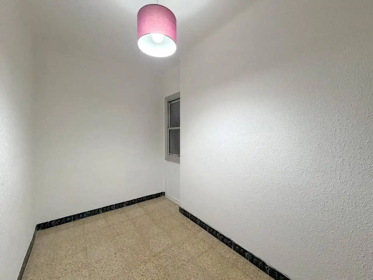 Habitación de Piso en venta en L'Hospitalet de Llobregat con Balcón