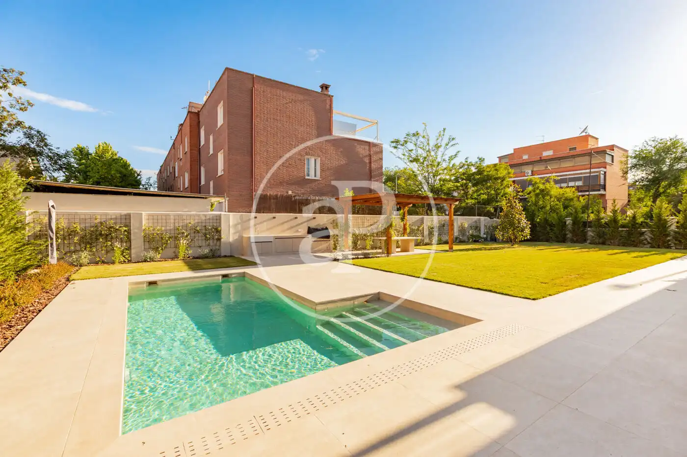 Swimming pool of Houses for rent in Madrid  with Air Conditioner, Heating and Private garden