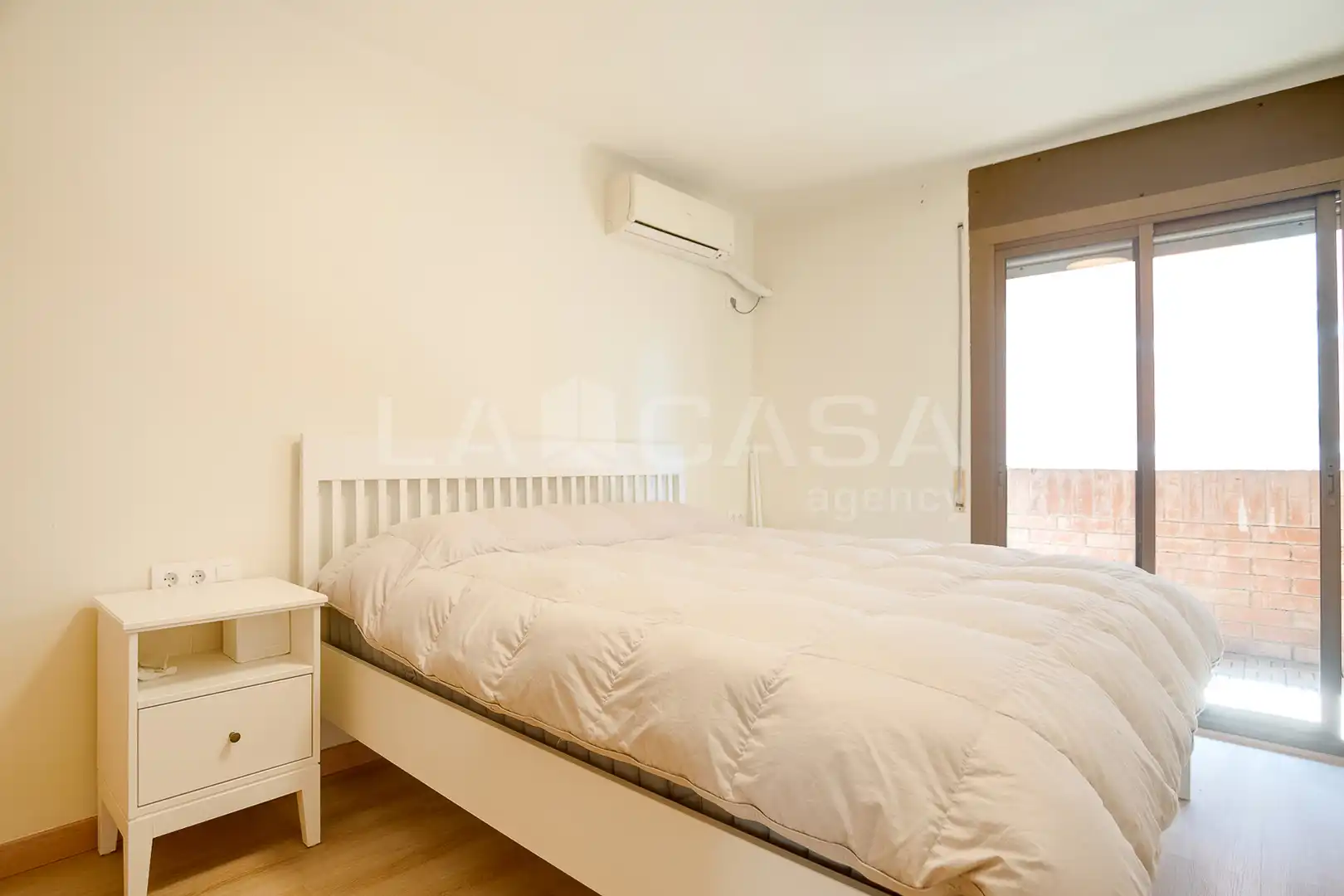 Habitación de Piso en venta en Barcelona con Calefacción y Balcón