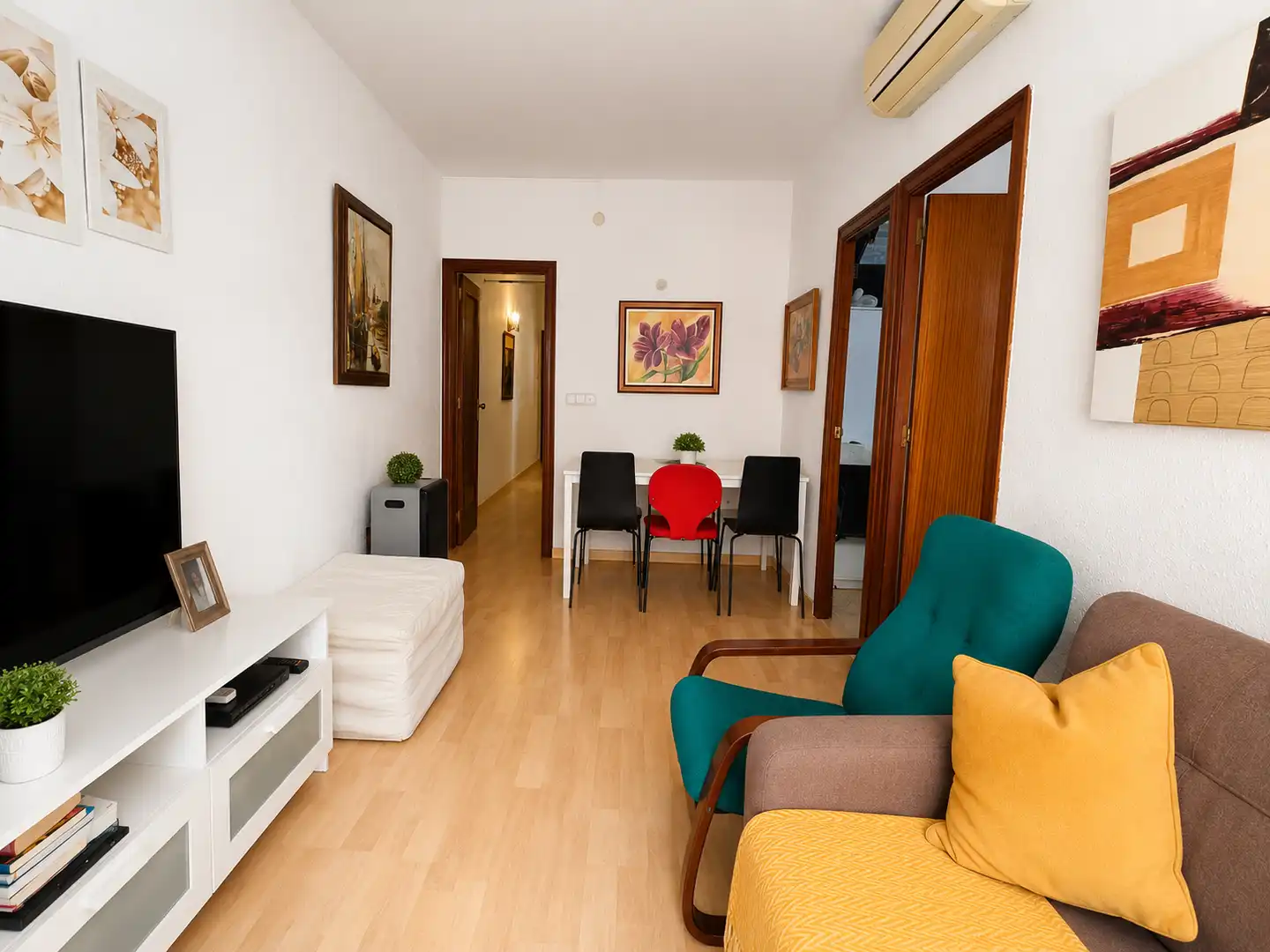 Sala d'estar de Pis en venda en L'Hospitalet de Llobregat amb Balcó