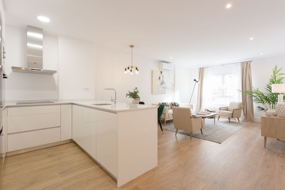 Habitación de Piso de alquiler en  Logroño con Aire acondicionado, Calefacción y Amueblado