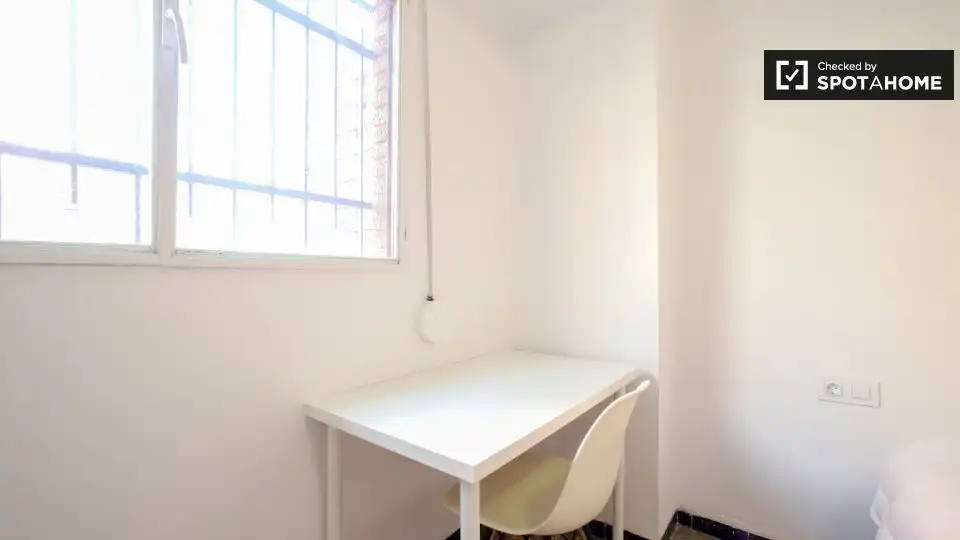 Bedroom of Flat for rent in Valencia  with Air Conditioner, Heating and Furnished