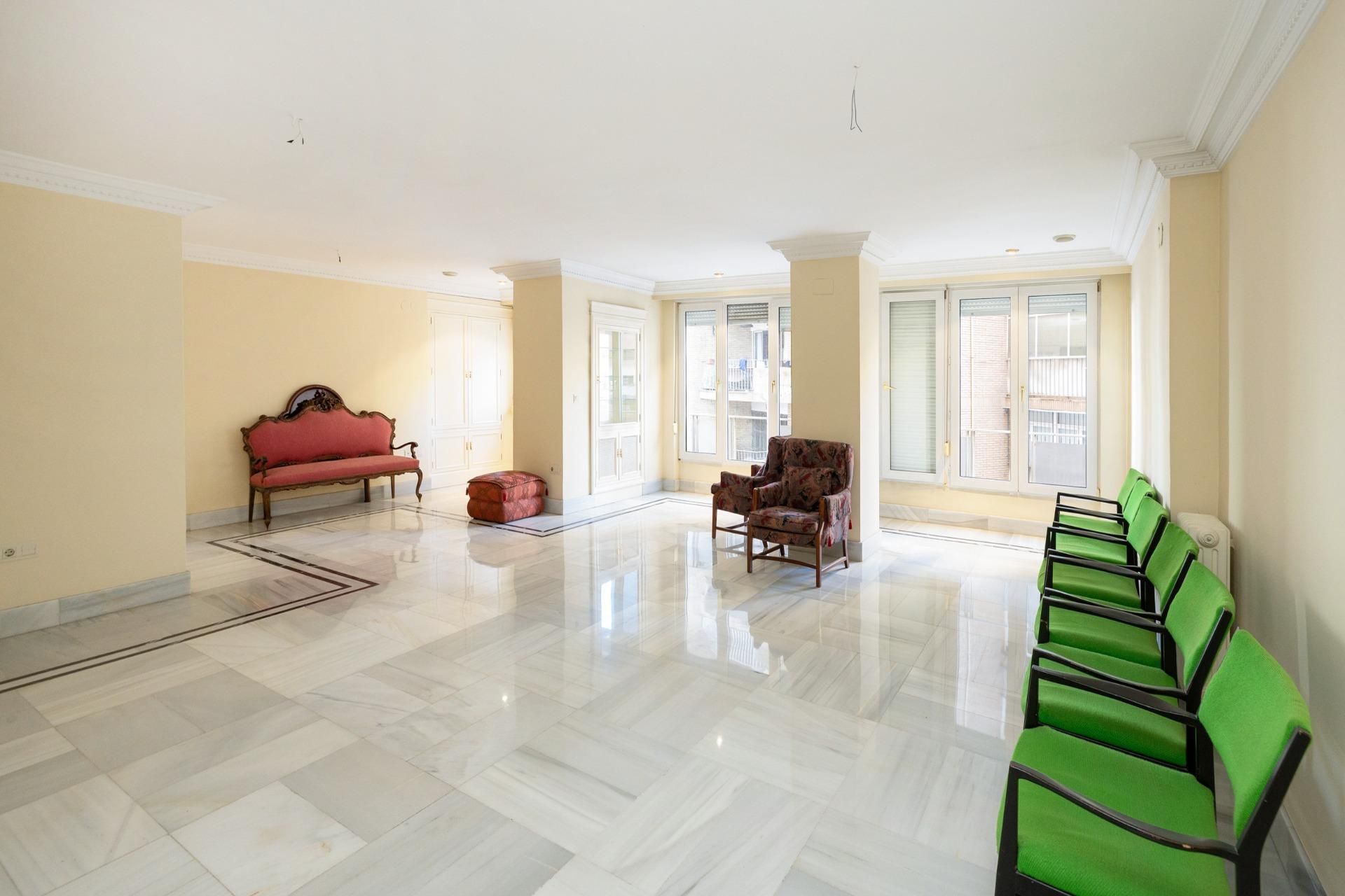 Sala d'estar de Pis en venda en  Granada Capital