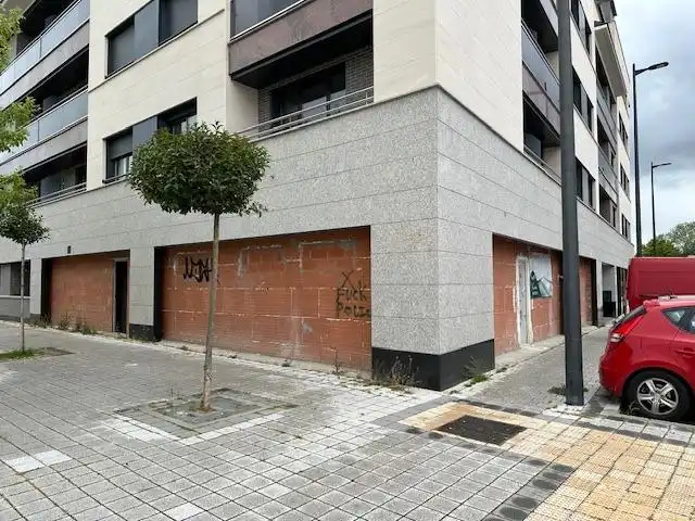 Local comercial en venta en Avenida MADRID, imagen 2