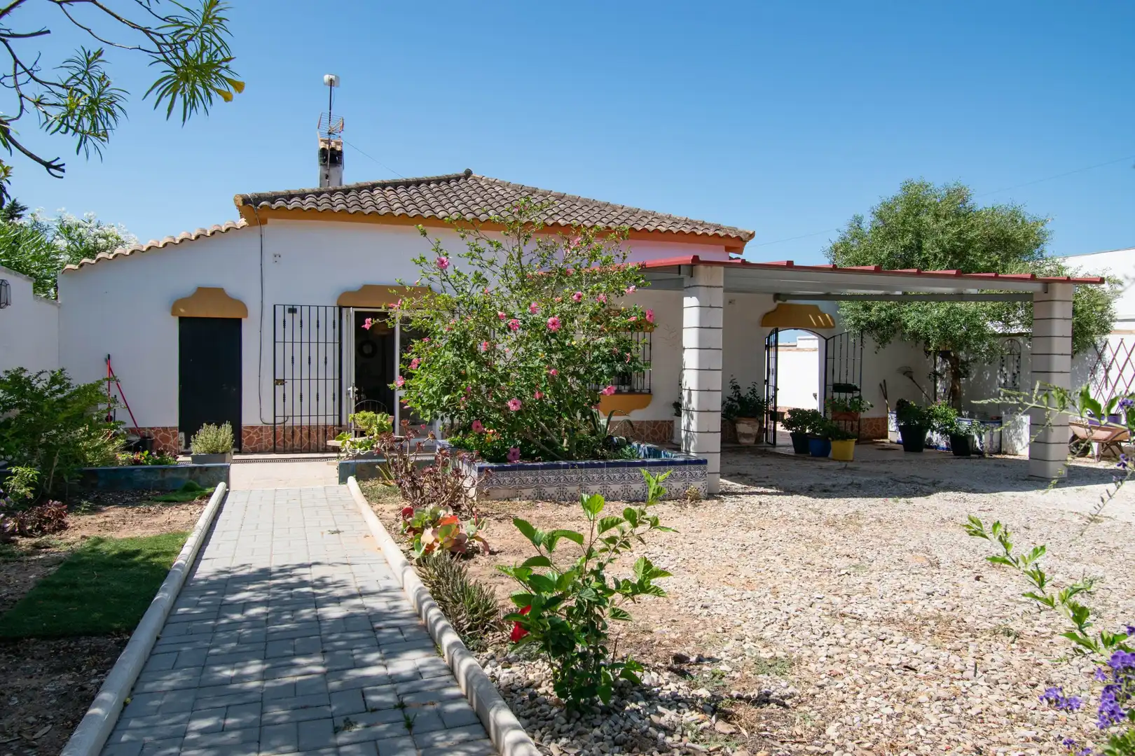 Vista exterior de Casa o xalet en venda en Chiclana de la Frontera