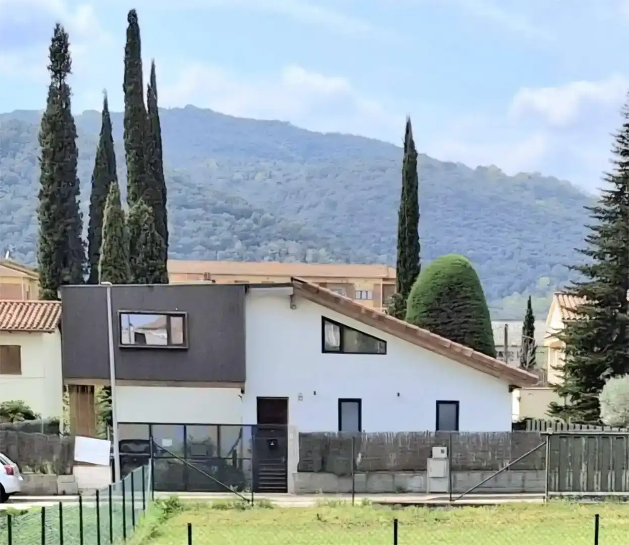 Vista exterior de Casa o xalet en venda en Besalú amb Aire condicionat