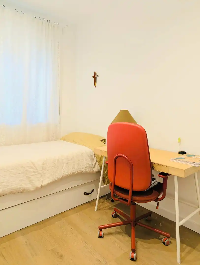 Dormitori de Apartament de lloguer en Madrid amb Calefacció, Parquet i Terrassa