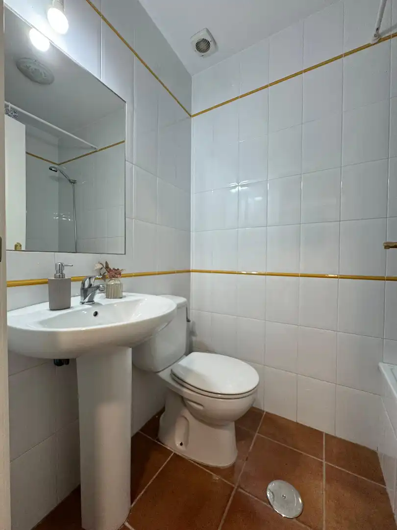 Flat for rent in Calle Juan de Acurio, Martín Miguel