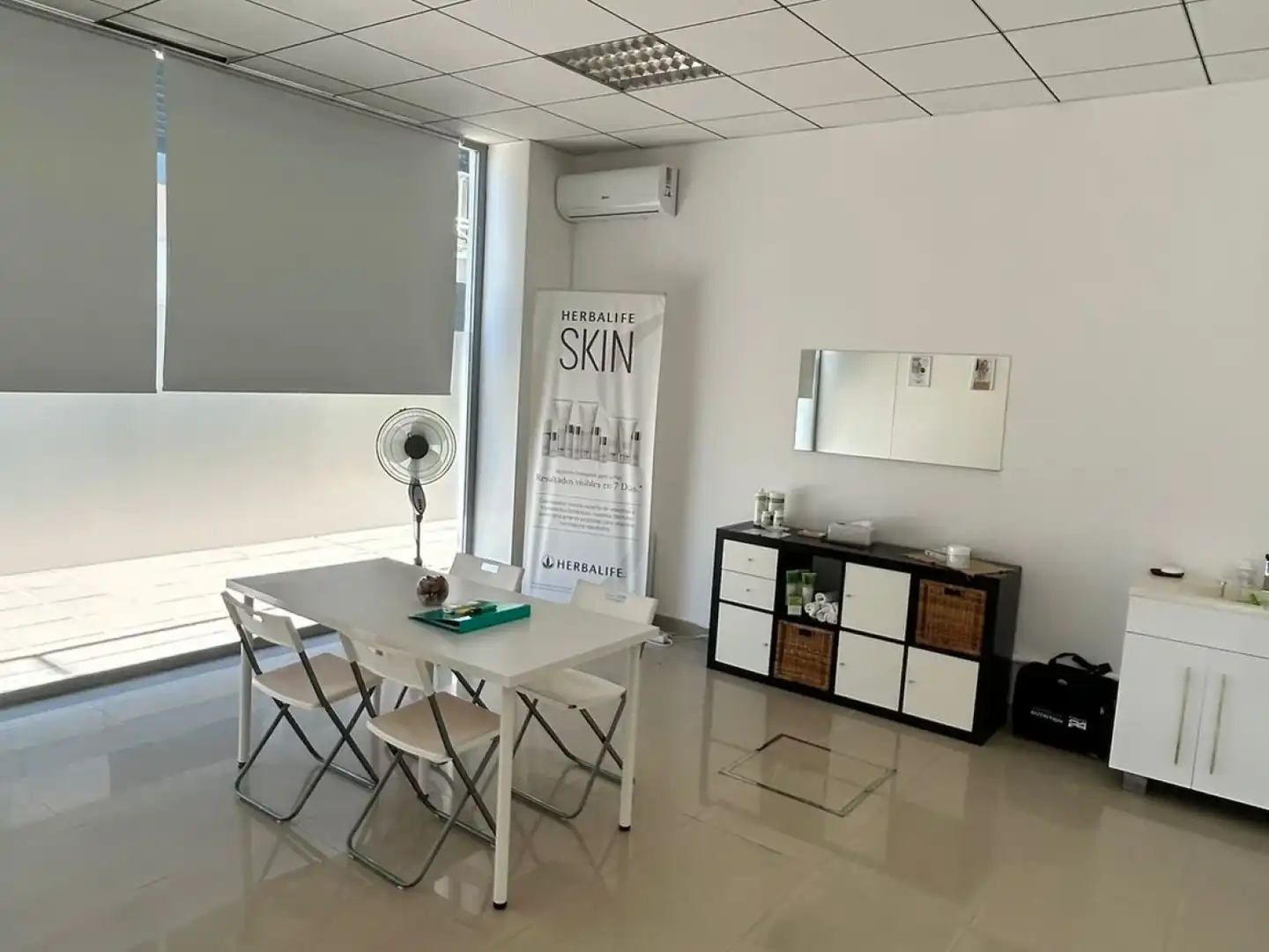 Local de alquiler en Bollullos de la Mitación con Aire acondicionado y Amueblado