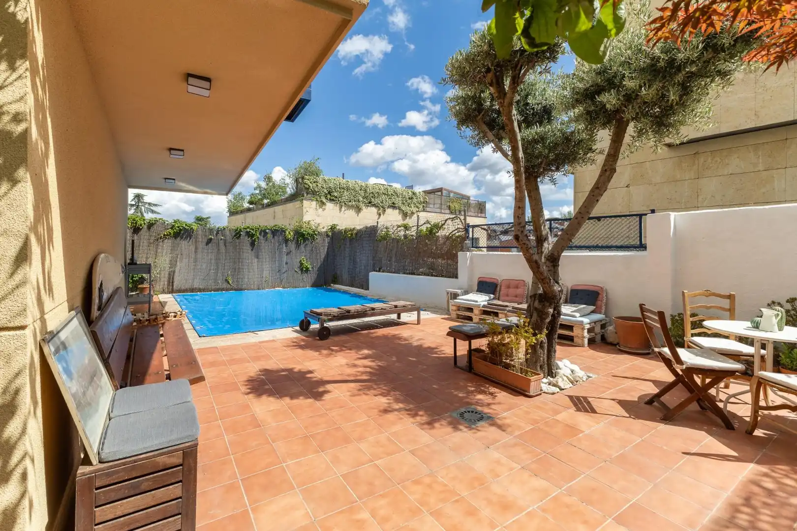 Terrassa de Casa o xalet en venda en Madrid amb Aire condicionat, Calefacció i Jardí privat