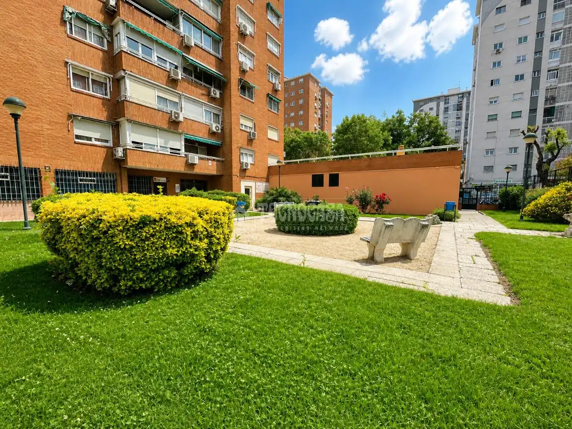 Vista exterior de Piso en venta en Madrid con Aire acondicionado
