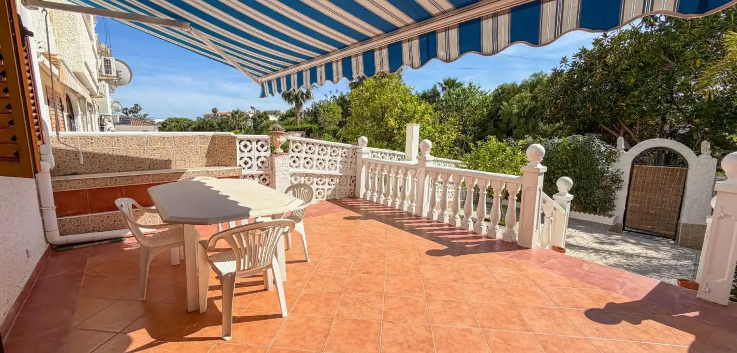 Casa a schiera con terrazza in vendita a Jazmines, imagen 3