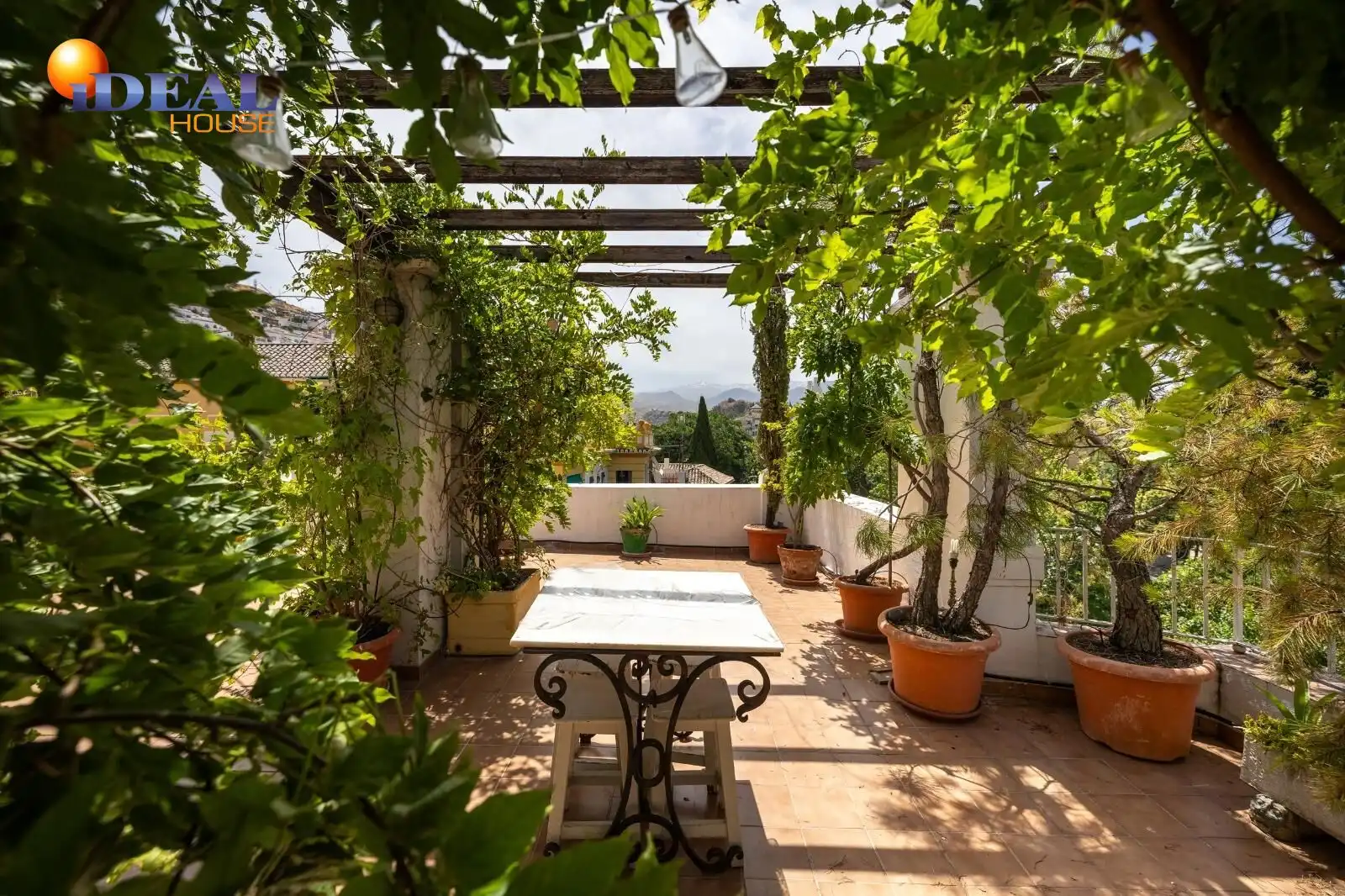 Piso con terraza en venta en Centro