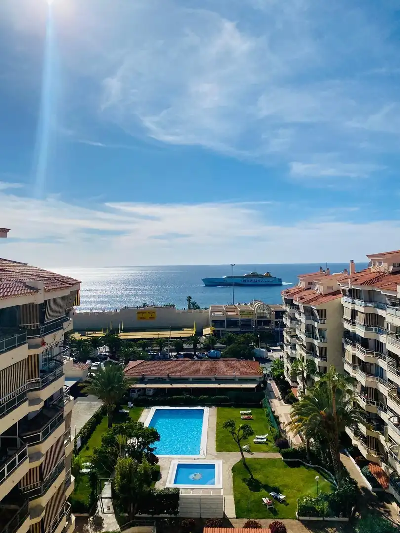 Vista exterior de Apartamento en venta en Arona con Terraza, Amueblado y Piscina comunitaria