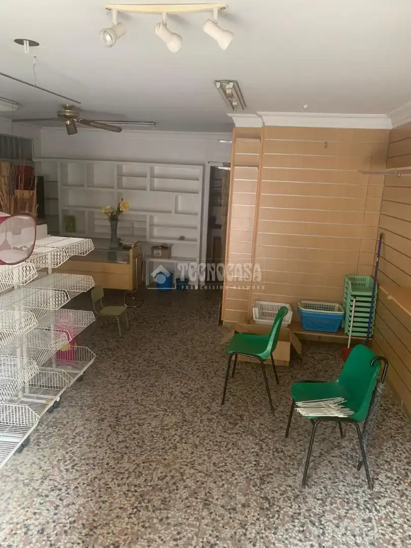 Local en venda a Nuevo Parque - Los Rosales - Tráfico Pesado