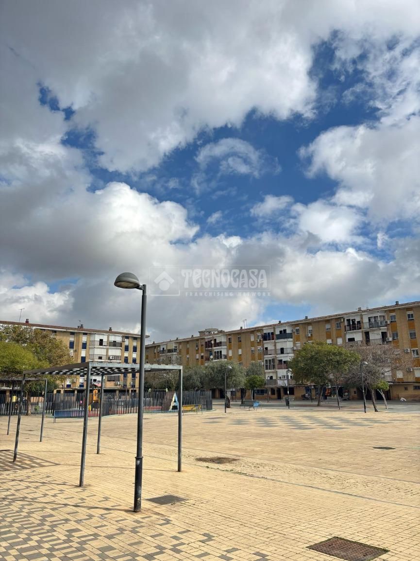 Vista exterior de Pis en venda en Mairena del Aljarafe amb Aire condicionat, Terrassa i Traster