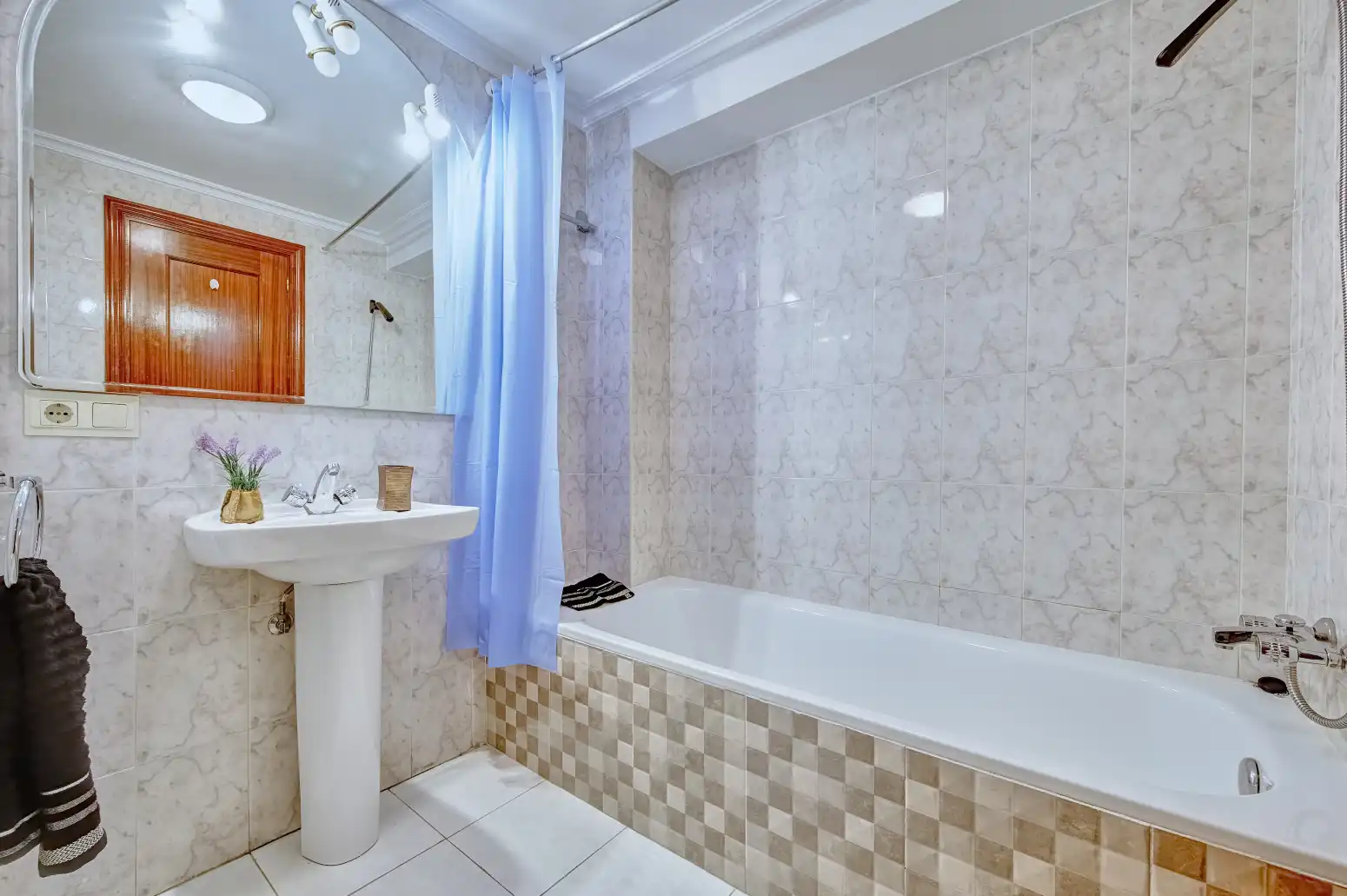 Baño de Ático en venta en  Pamplona / Iruña con Calefacción, Parquet y Balcón