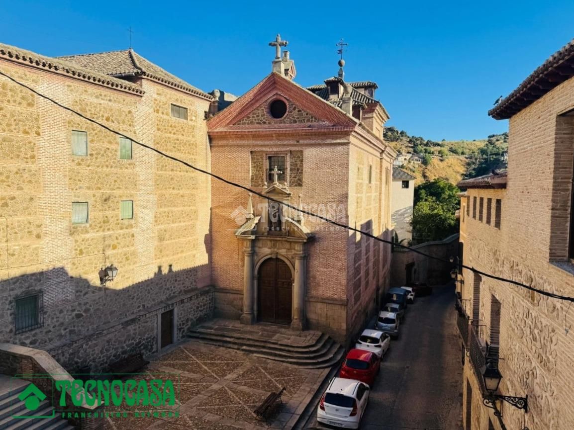 Vista exterior de Pis en venda en  Toledo Capital amb Aire condicionat, Terrassa i Moblat