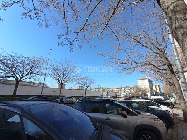 Local comercial en Venta en Parque Alcosa