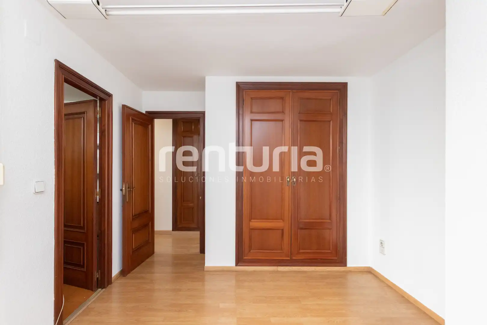 Habitación de Piso en venta en Valencia con Aire acondicionado, Calefacción y Balcón