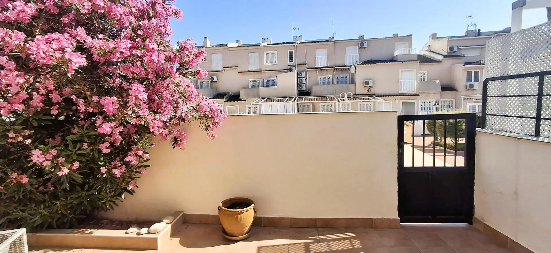 Terrasse von Erdgeschoss zur Miete in Orihuela mit Klimaanlage, Privatgarten und Terrasse