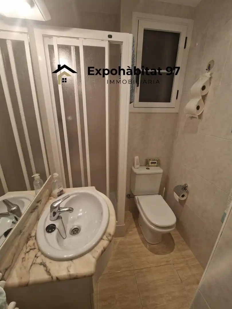 Baño de Apartamento en venta en Salou con Calefacción, Terraza y Amueblado