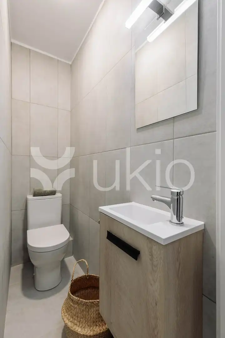 Baño de Apartamento de alquiler en Barcelona con Aire acondicionado, Calefacción y Amueblado