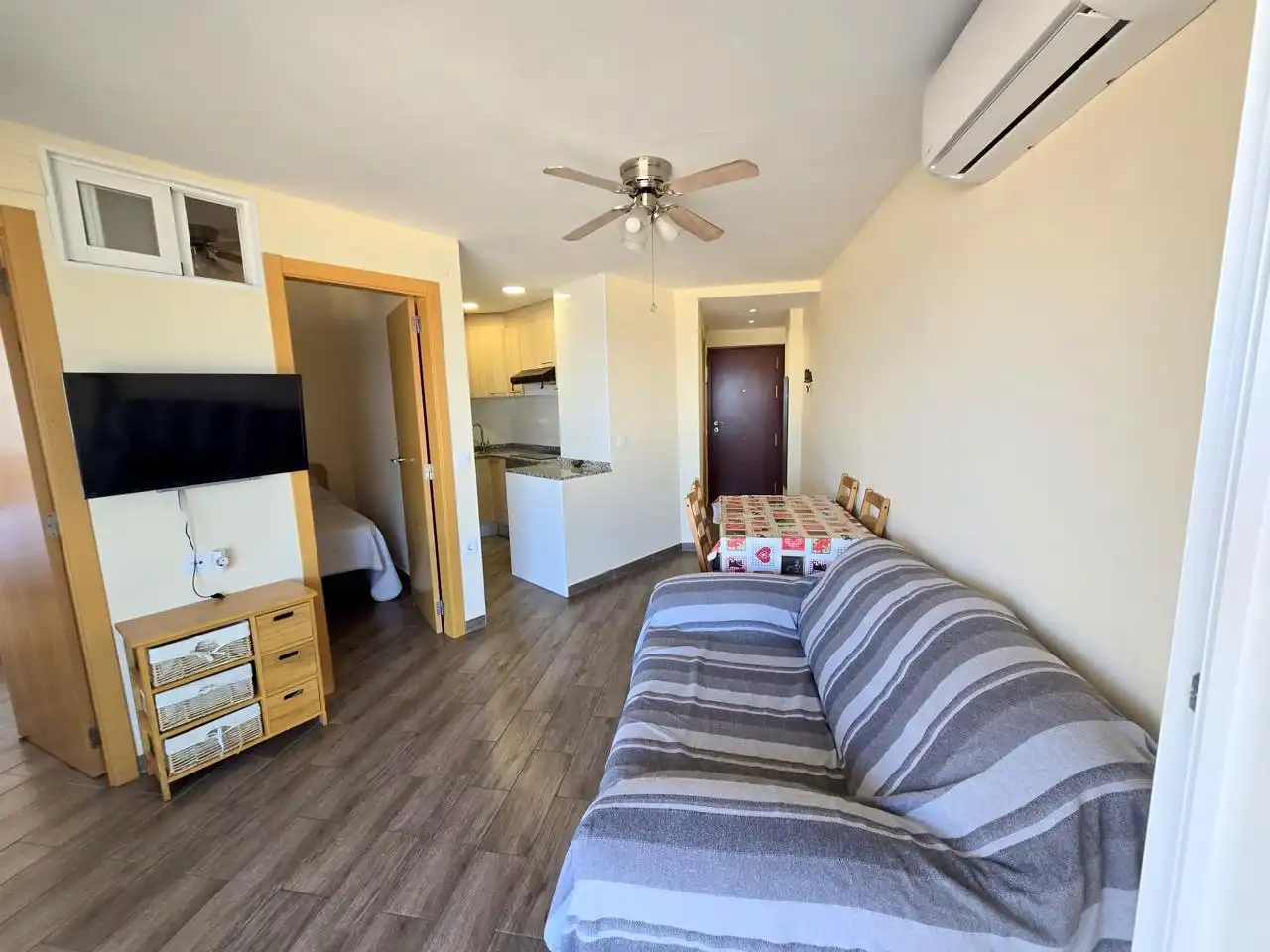 Dormitori de Apartament en venda en Gandia amb Aire condicionat, Terrassa i Moblat