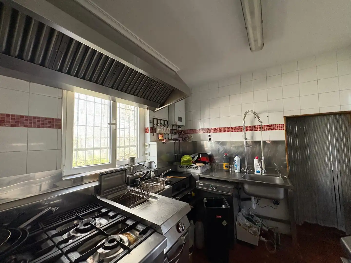 Cuina de Local en venda en Suances amb Terrassa i Moblat