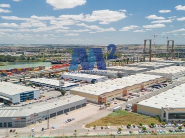 Industrial building to rent in Esclusa