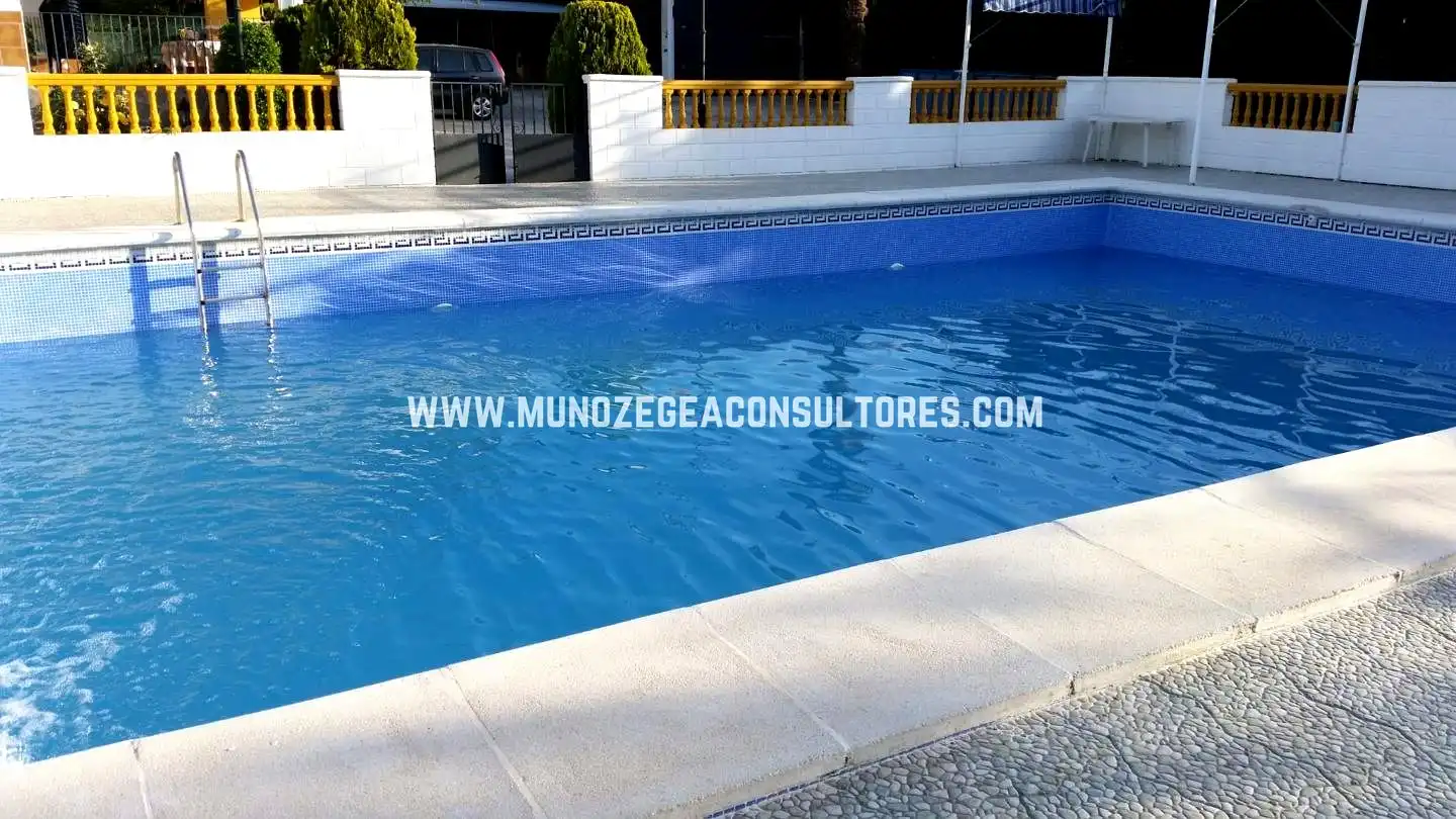 Piscina de Casa o chalet en venta en Lucena con Aire acondicionado, Jardín privado y Terraza