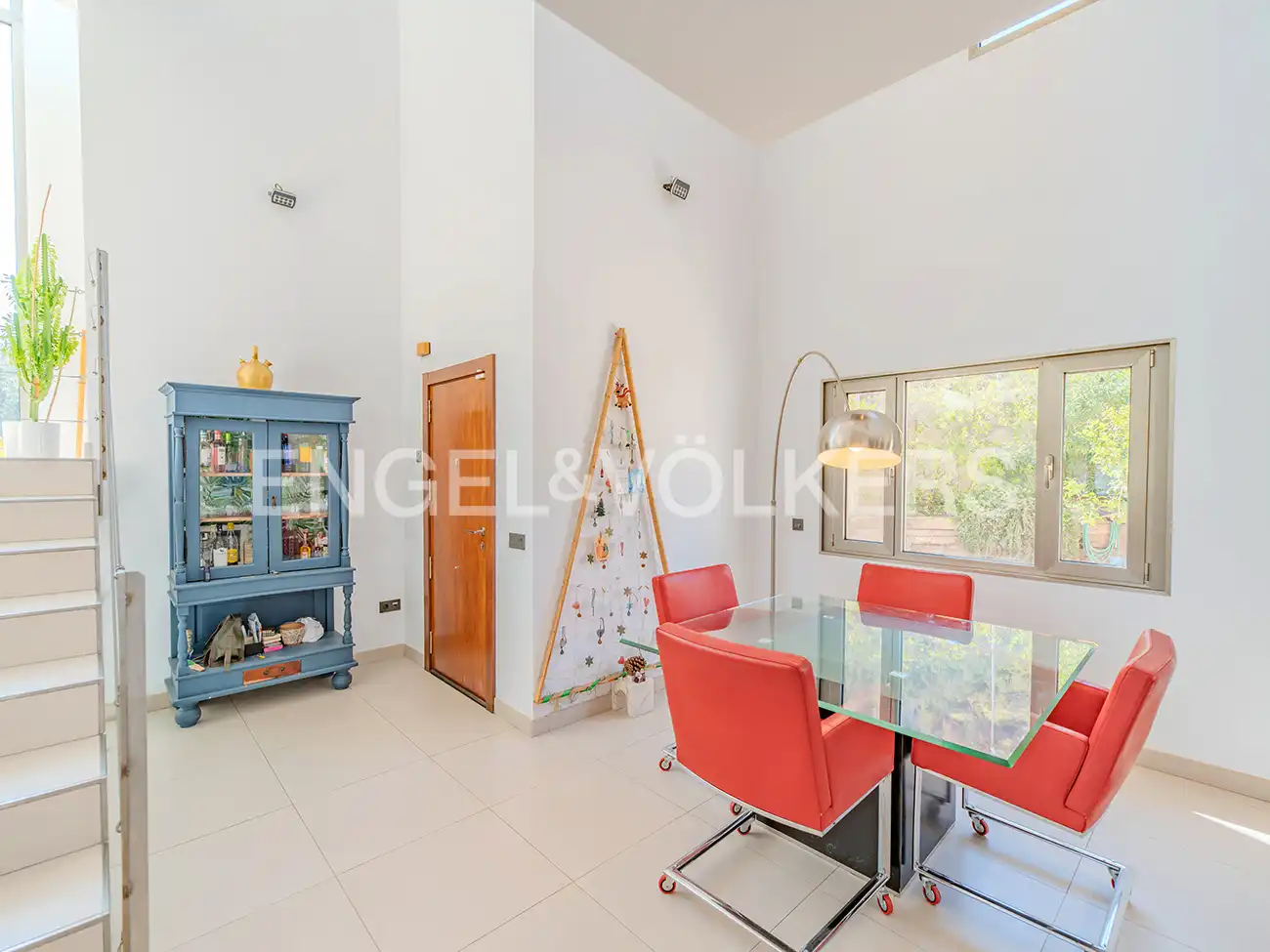 Menjador de Casa o xalet en venda en Alicante / Alacant amb Aire condicionat, Calefacció i Jardí privat