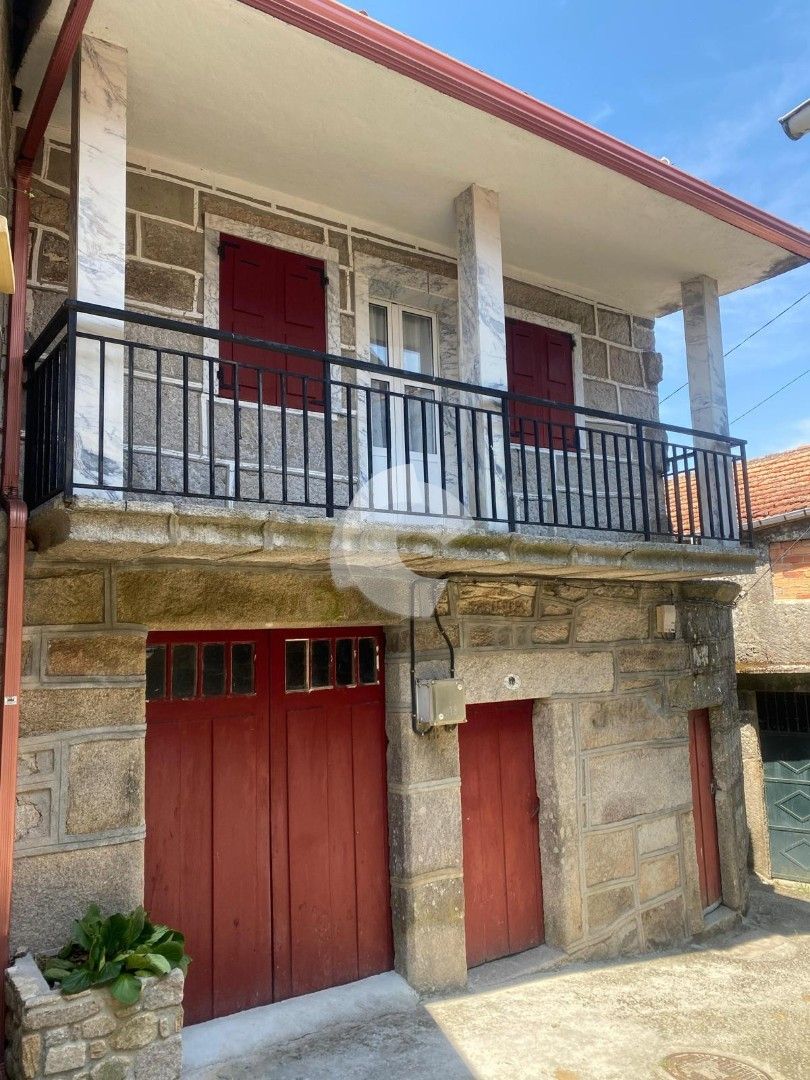 Exterior view of Single-family semi-detached for sale in Entrimo