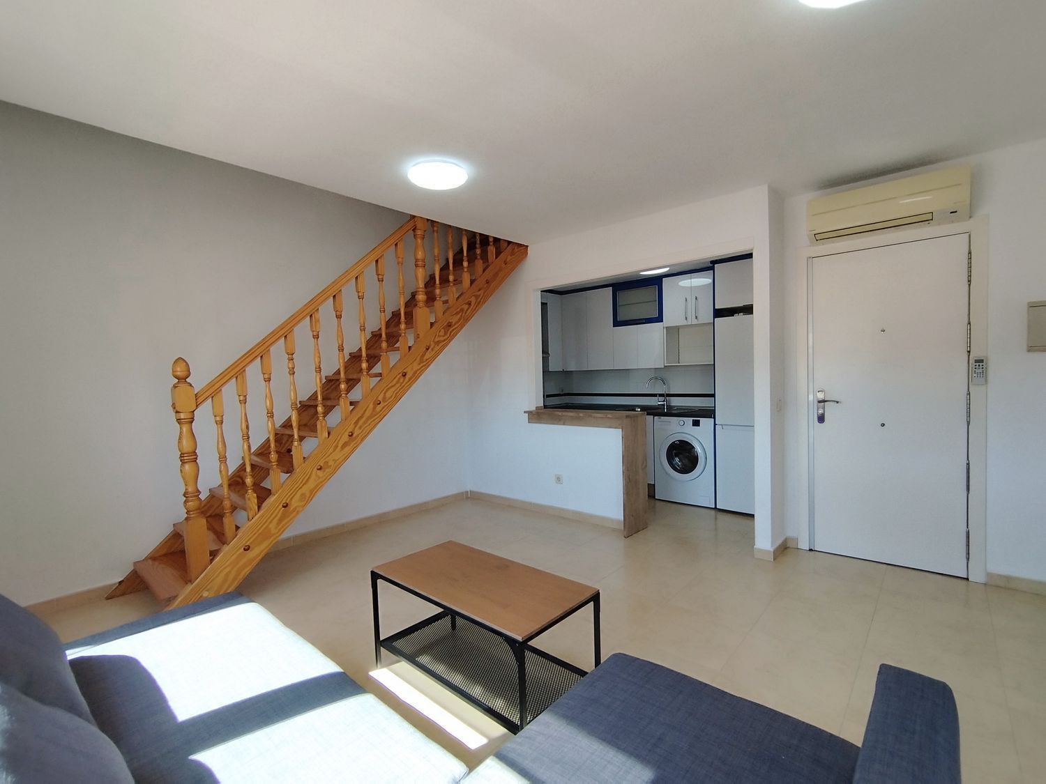 Sala d'estar de Pis de lloguer en Azuqueca de Henares amb Aire condicionat i Calefacció