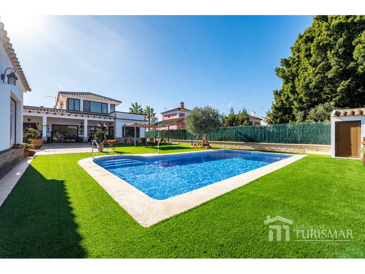 Swimming pool of House or chalet for sale in Lepe  with Air Conditioner, Private garden and Terrace