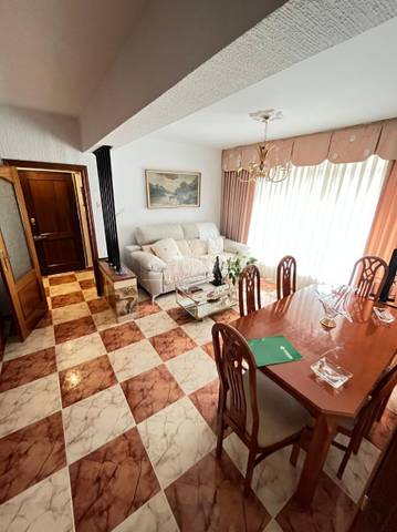 Piso en Venta en Valdezarza