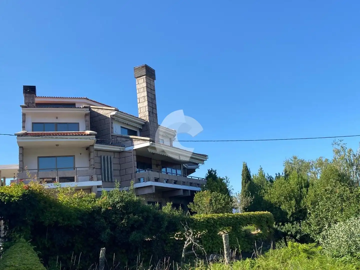 Vista exterior de Casa o xalet en venda en Entrimo amb Calefacció, Jardí privat i Traster