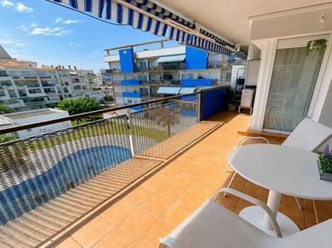 Apartment with pool for sale in Calle Puerto Marina 2 3 14 2