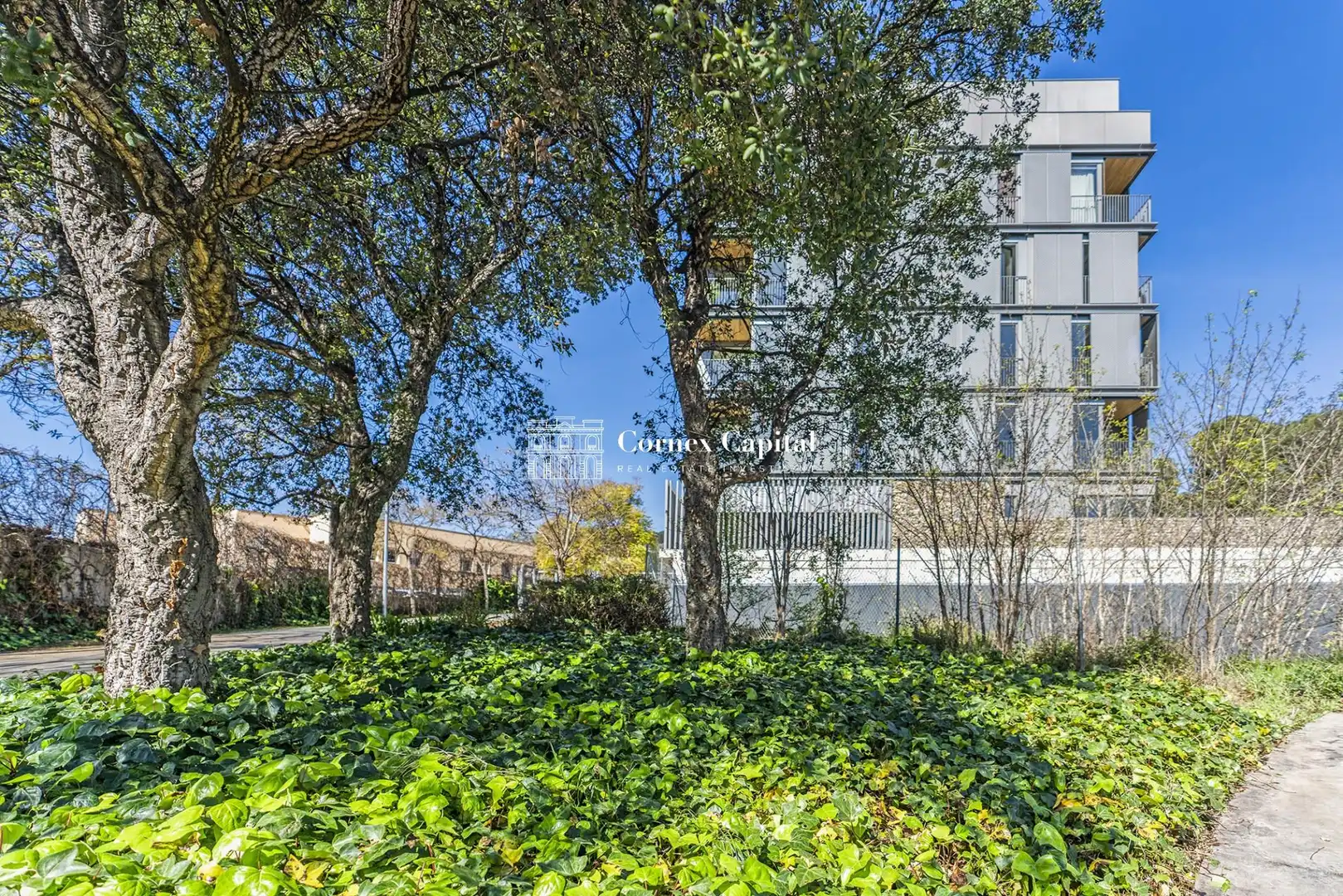 Exterior view of Flat for sale in Barcelona  with Air Conditioner, Heating and Private garden